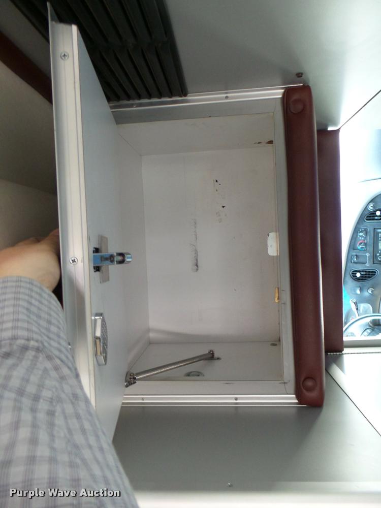 image for item DB2464 2000 Ford Econoline E450 ambulance