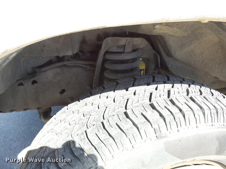 image for item DB2464 2000 Ford Econoline E450 ambulance