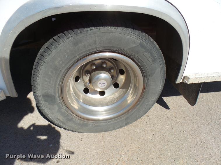 image for item DB2464 2000 Ford Econoline E450 ambulance