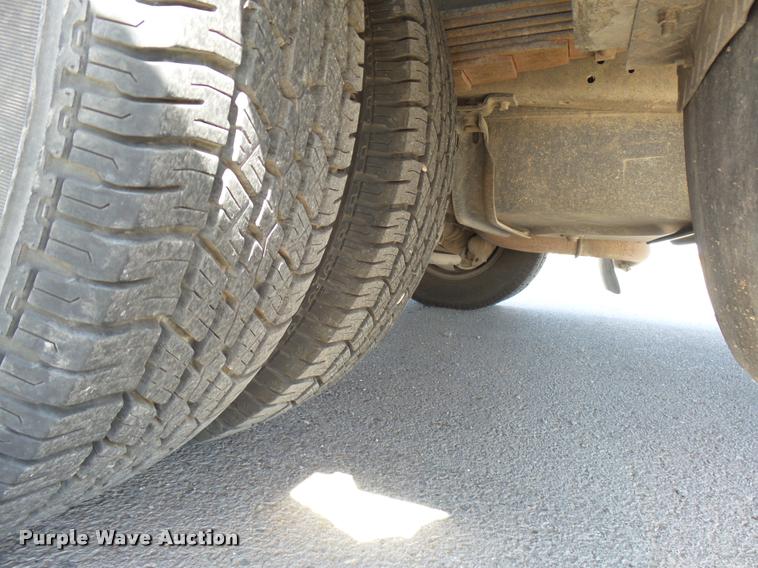 image for item DB2464 2000 Ford Econoline E450 ambulance