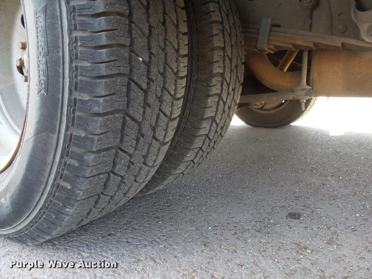 image for item DB2464 2000 Ford Econoline E450 ambulance