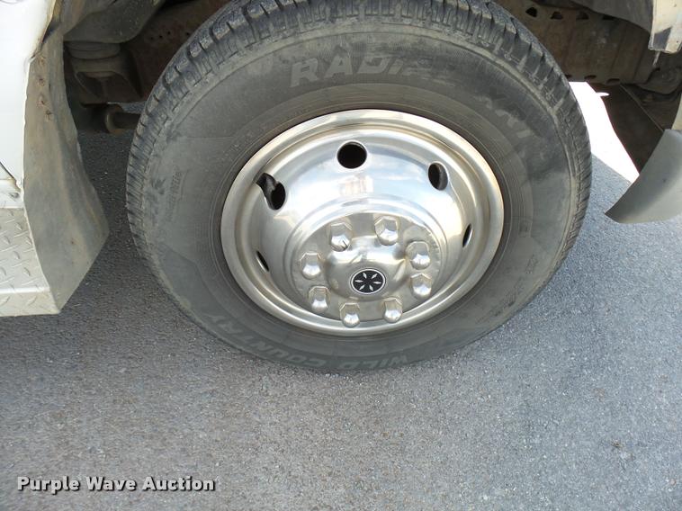 image for item DB2464 2000 Ford Econoline E450 ambulance