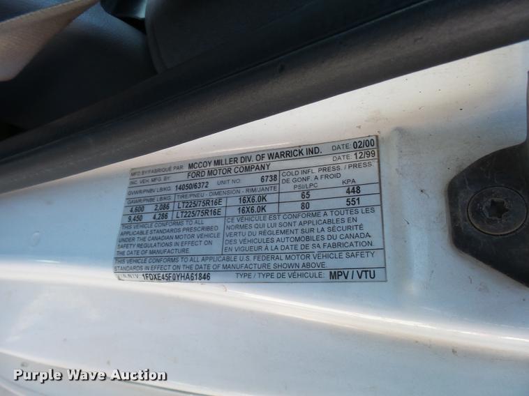 image for item DB2464 2000 Ford Econoline E450 ambulance