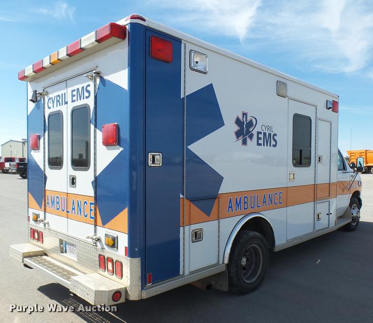 image for item DB2465 1998 Ford Econoline E450 ambulance