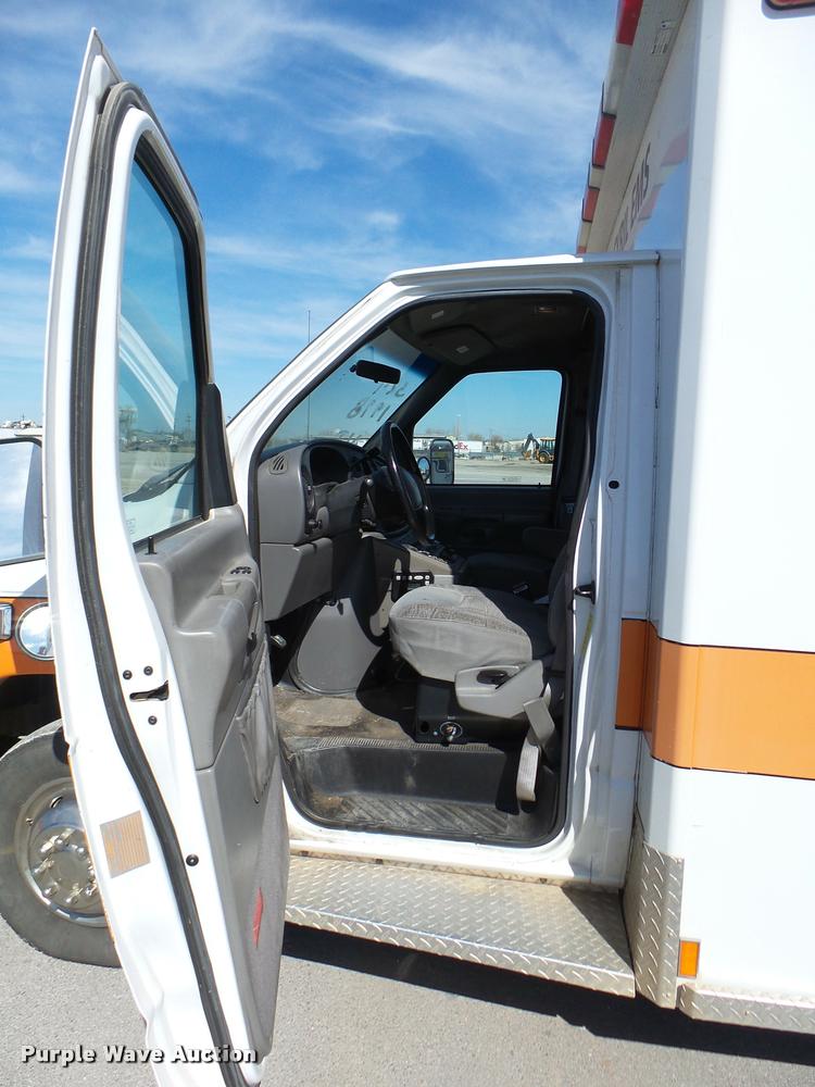 image for item DB2465 1998 Ford Econoline E450 ambulance