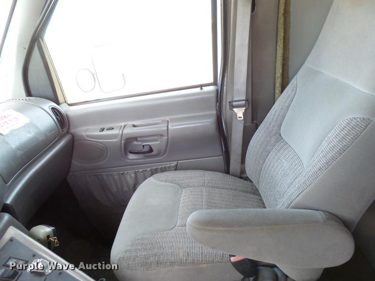 image for item DB2465 1998 Ford Econoline E450 ambulance