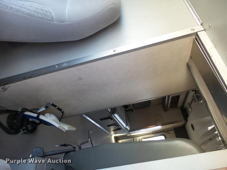 image for item DB2465 1998 Ford Econoline E450 ambulance