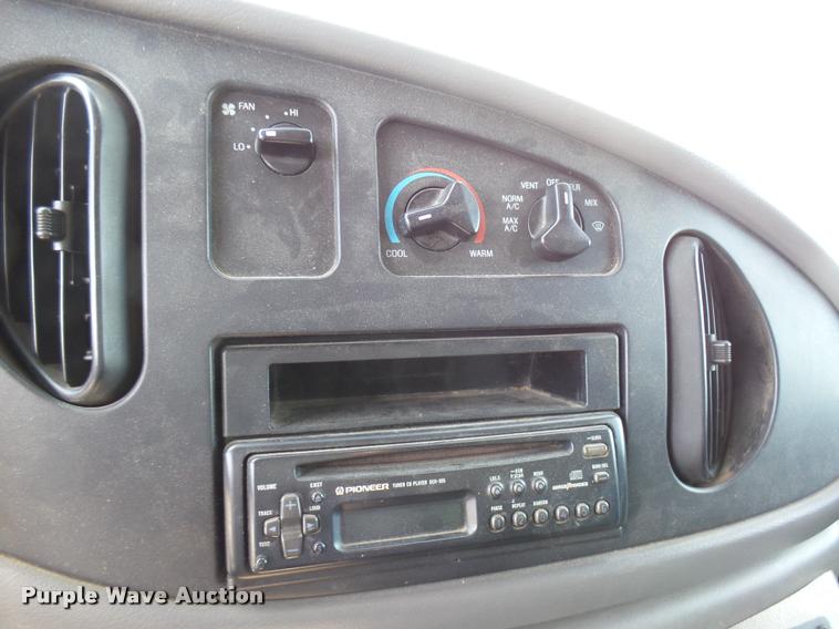 image for item DB2465 1998 Ford Econoline E450 ambulance