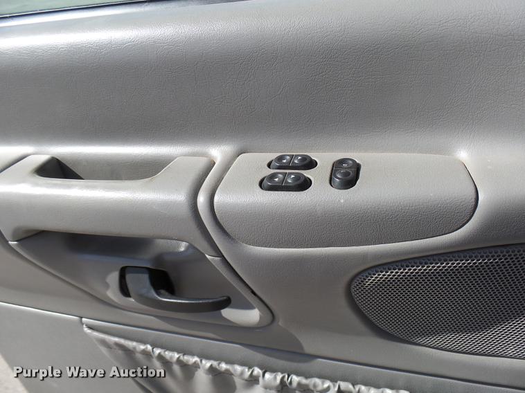 image for item DB2465 1998 Ford Econoline E450 ambulance