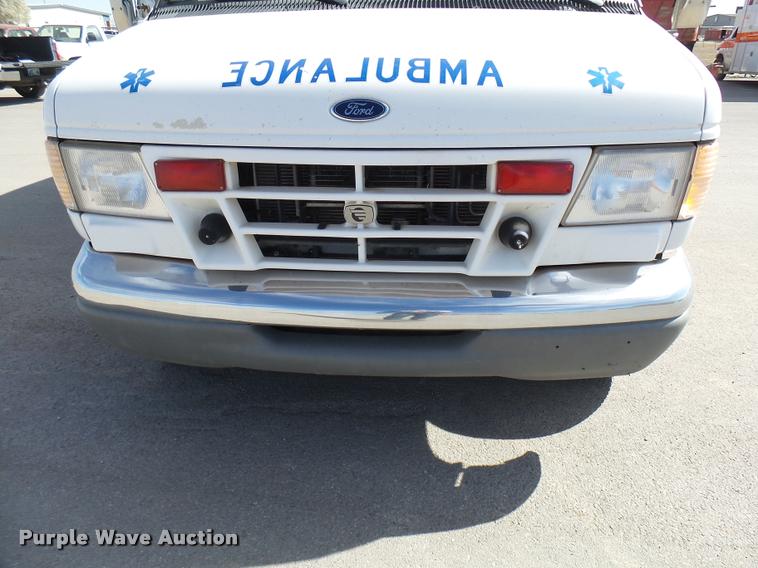image for item DB2465 1998 Ford Econoline E450 ambulance
