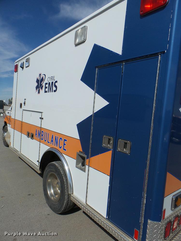 image for item DB2465 1998 Ford Econoline E450 ambulance