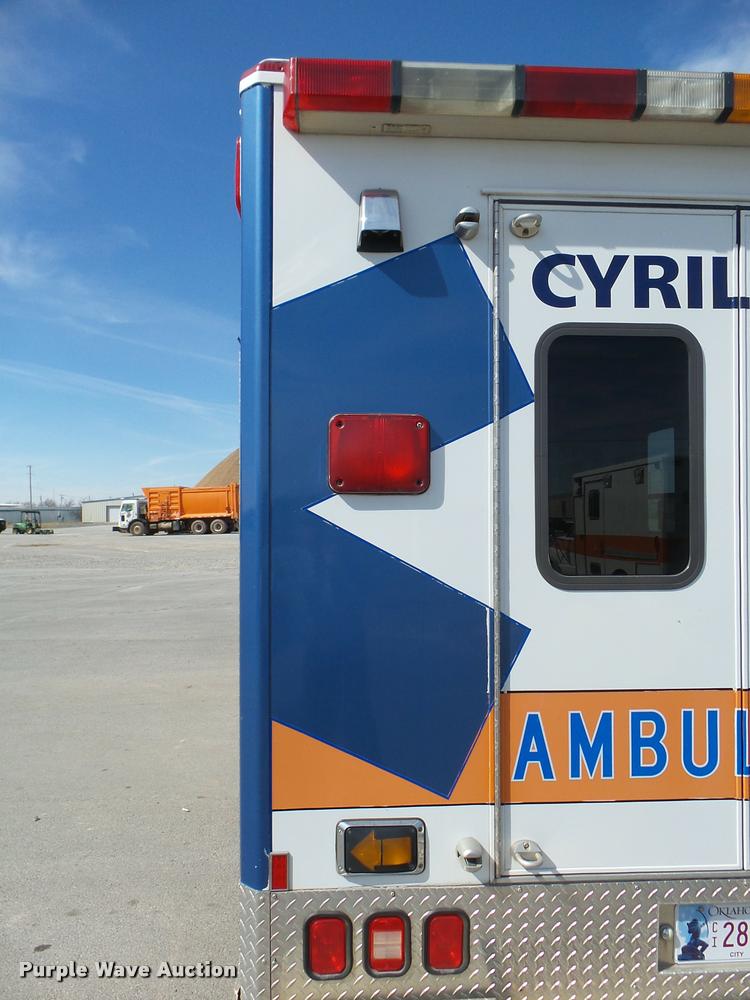 image for item DB2465 1998 Ford Econoline E450 ambulance