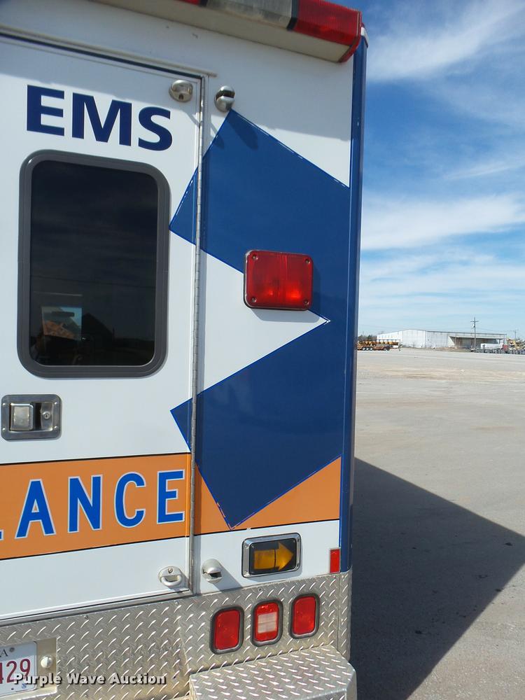 image for item DB2465 1998 Ford Econoline E450 ambulance