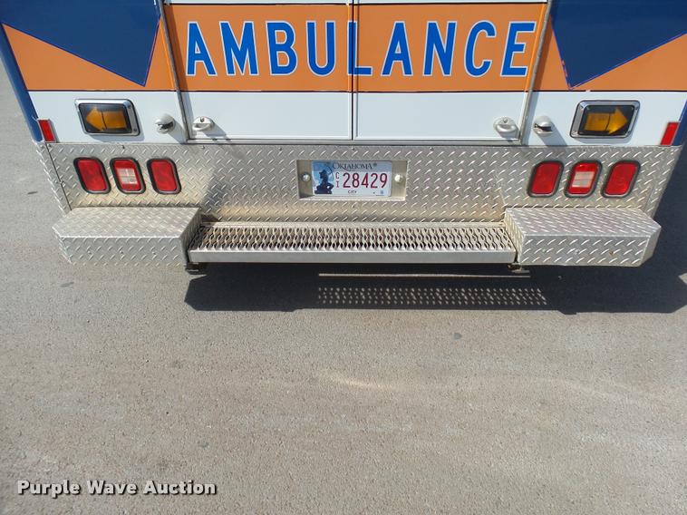 image for item DB2465 1998 Ford Econoline E450 ambulance