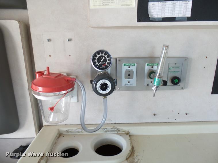 image for item DB2465 1998 Ford Econoline E450 ambulance