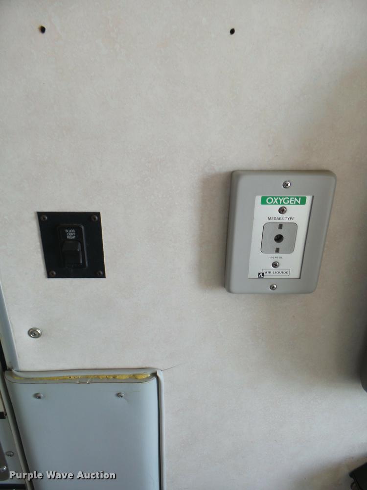 image for item DB2465 1998 Ford Econoline E450 ambulance