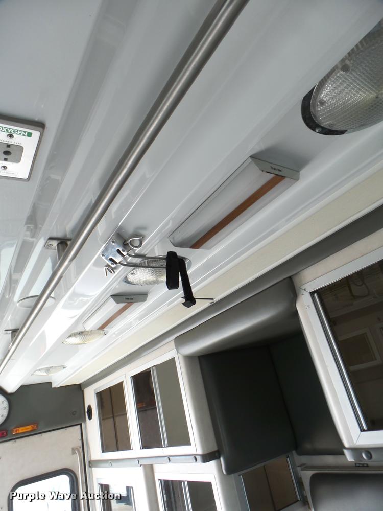 image for item DB2465 1998 Ford Econoline E450 ambulance