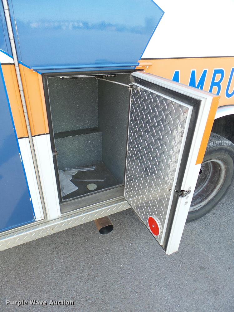 image for item DB2465 1998 Ford Econoline E450 ambulance