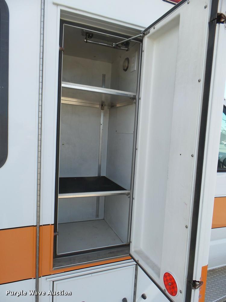 image for item DB2465 1998 Ford Econoline E450 ambulance