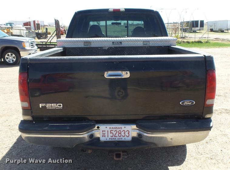 image for item DB2517 2001 Ford F250 Super Duty Crew Cab pickup truck