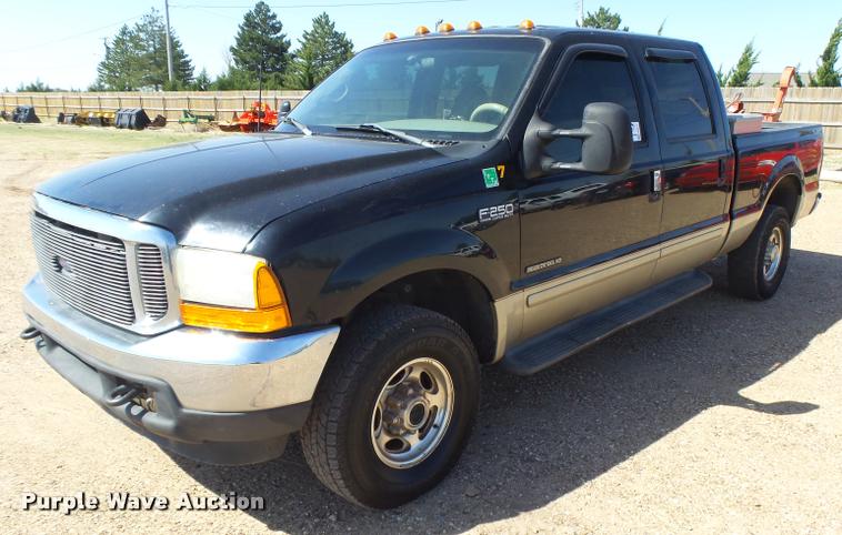 image for item DB2517 2001 Ford F250 Super Duty Crew Cab pickup truck