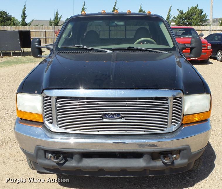 image for item DB2517 2001 Ford F250 Super Duty Crew Cab pickup truck