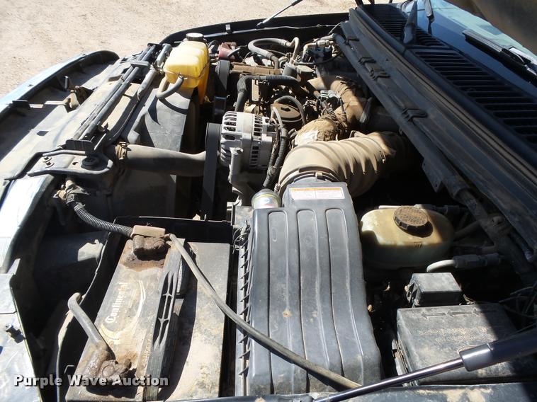 image for item DB2517 2001 Ford F250 Super Duty Crew Cab pickup truck