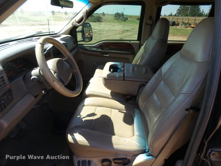 image for item DB2517 2001 Ford F250 Super Duty Crew Cab pickup truck