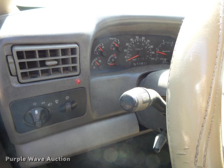 image for item DB2517 2001 Ford F250 Super Duty Crew Cab pickup truck