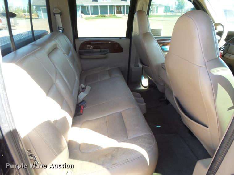 image for item DB2517 2001 Ford F250 Super Duty Crew Cab pickup truck