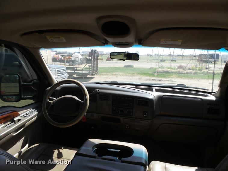 image for item DB2517 2001 Ford F250 Super Duty Crew Cab pickup truck