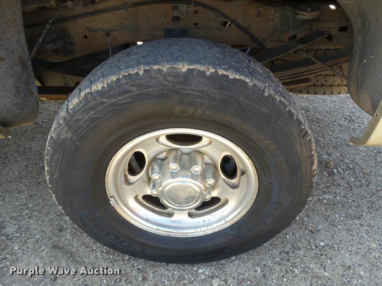 image for item DB2517 2001 Ford F250 Super Duty Crew Cab pickup truck