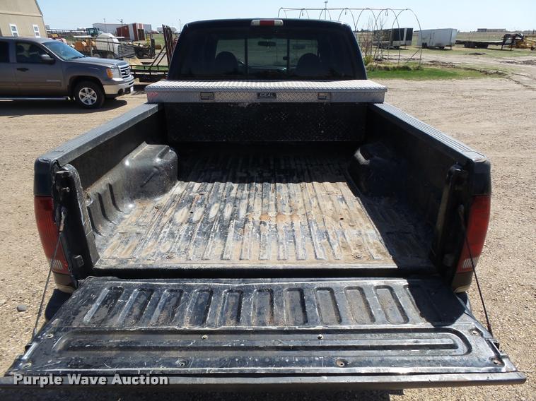 image for item DB2517 2001 Ford F250 Super Duty Crew Cab pickup truck
