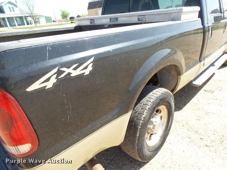 image for item DB2517 2001 Ford F250 Super Duty Crew Cab pickup truck