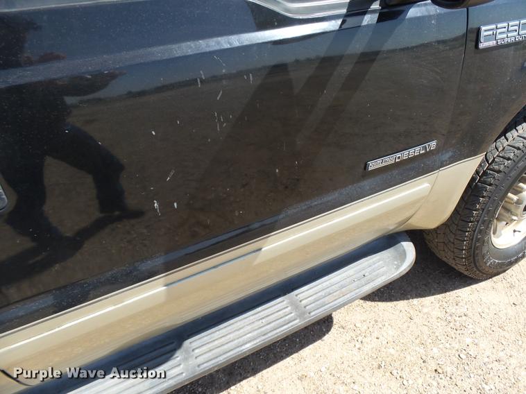 image for item DB2517 2001 Ford F250 Super Duty Crew Cab pickup truck