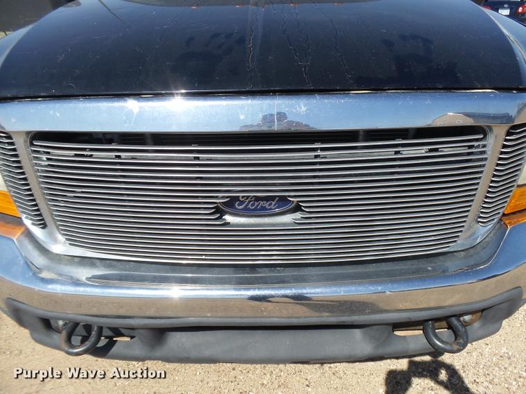 image for item DB2517 2001 Ford F250 Super Duty Crew Cab pickup truck