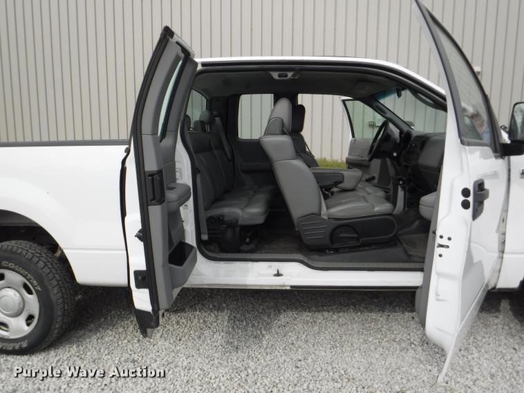 image for item DB3890 2007 Ford F150 XL SuperCab pickup truck