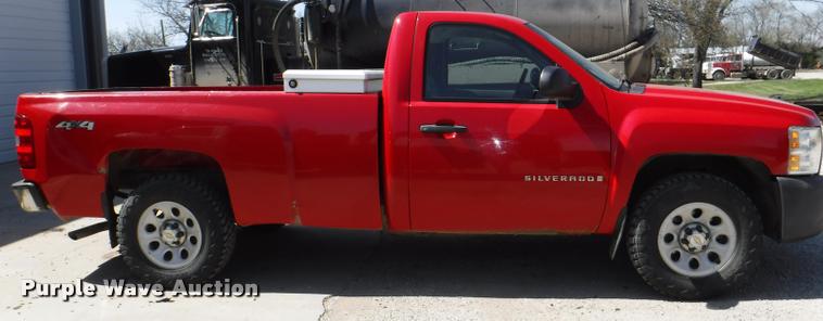 image for item DB3900 2009 Chevrolet Silverado 1500 pickup truck