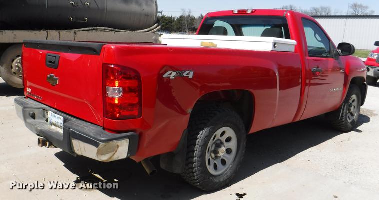 image for item DB3900 2009 Chevrolet Silverado 1500 pickup truck