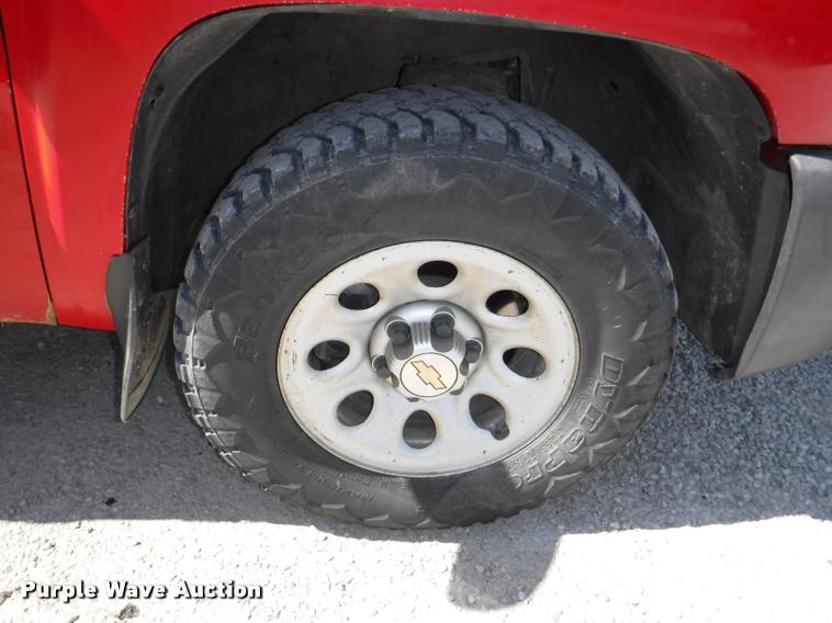 image for item DB3900 2009 Chevrolet Silverado 1500 pickup truck