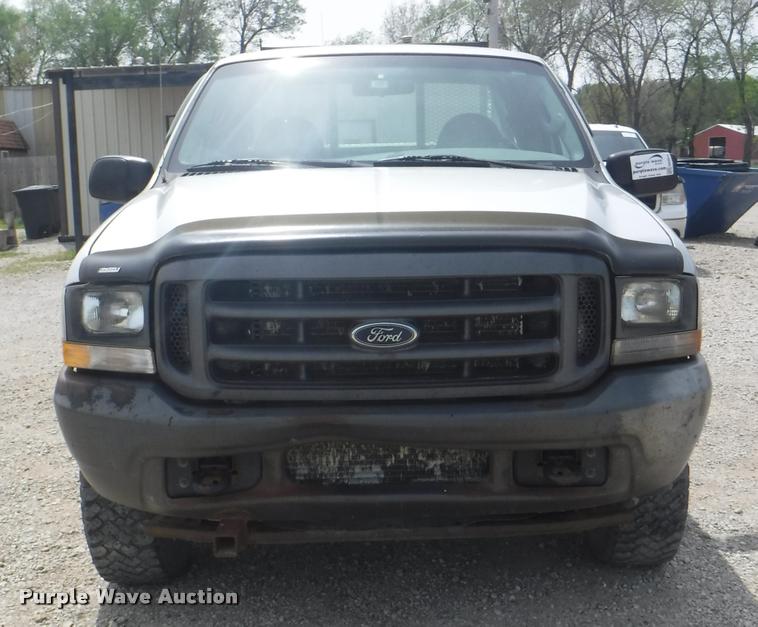 image for item DB3918 2004 Ford F250 Super Duty XL SuperCab pickup truck