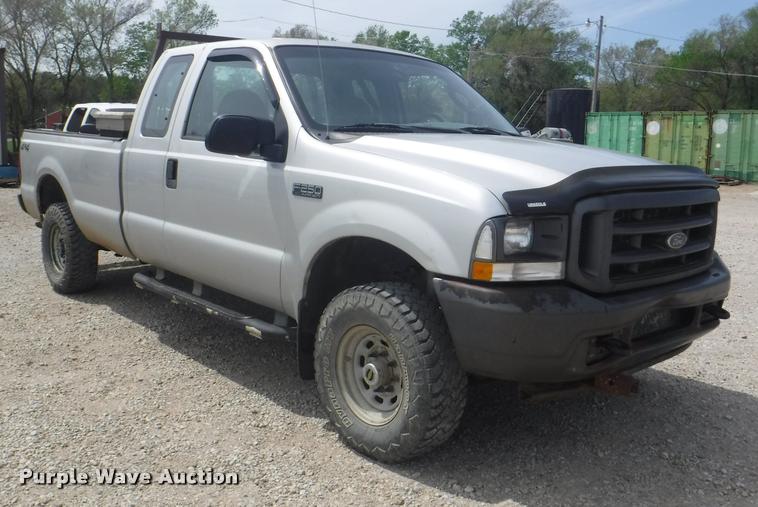 image for item DB3918 2004 Ford F250 Super Duty XL SuperCab pickup truck