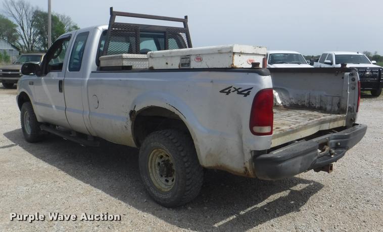 image for item DB3918 2004 Ford F250 Super Duty XL SuperCab pickup truck