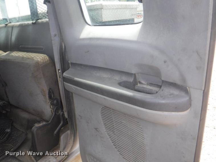 image for item DB3918 2004 Ford F250 Super Duty XL SuperCab pickup truck