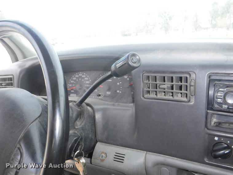 image for item DB3918 2004 Ford F250 Super Duty XL SuperCab pickup truck