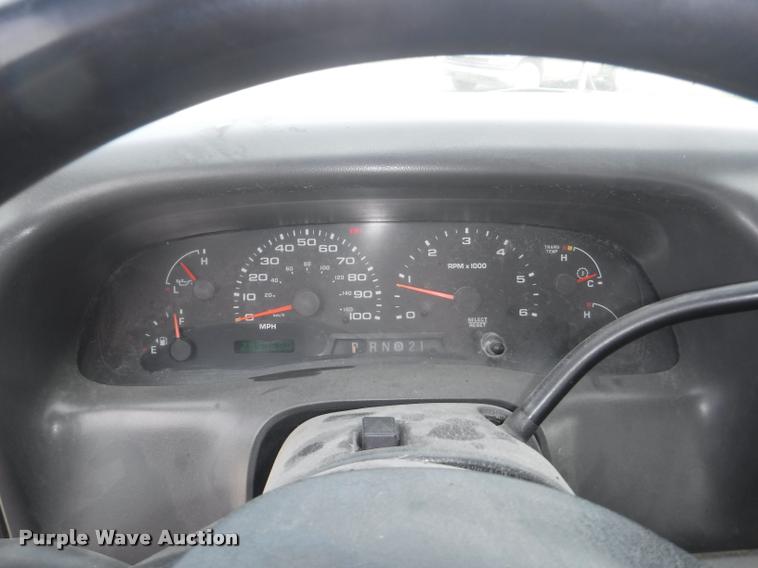 image for item DB3918 2004 Ford F250 Super Duty XL SuperCab pickup truck