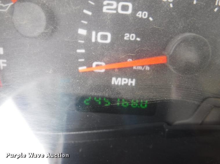 image for item DB3918 2004 Ford F250 Super Duty XL SuperCab pickup truck