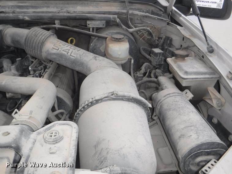 image for item DB3918 2004 Ford F250 Super Duty XL SuperCab pickup truck