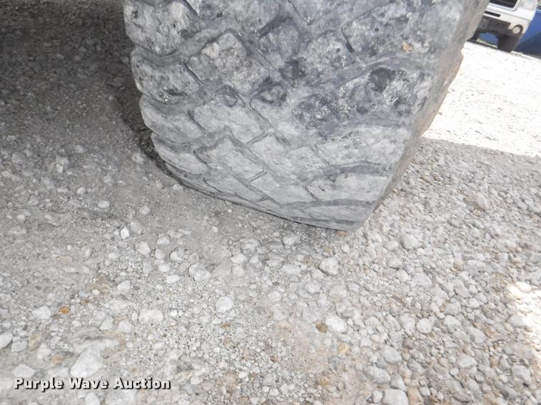 image for item DB3918 2004 Ford F250 Super Duty XL SuperCab pickup truck