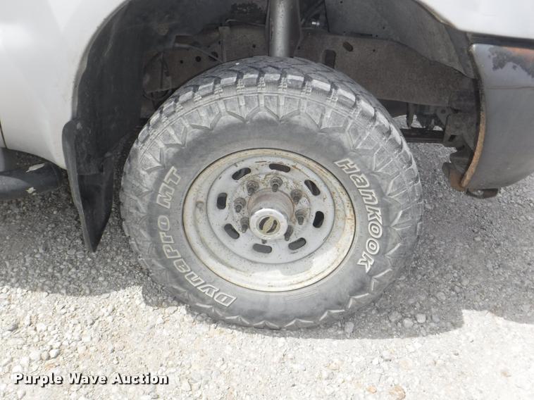 image for item DB3918 2004 Ford F250 Super Duty XL SuperCab pickup truck